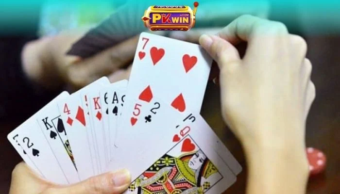 choi-tien-len-mien-trung-tren-pkwin (1)